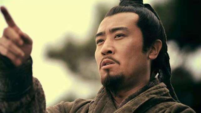 三国中刘备总是爱哭,却为何受人尊敬?人人都喊一声刘皇叔
