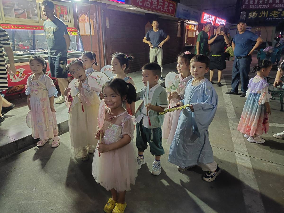 泰州寺巷街道:缤纷实践 ·"寺"意畅"巷"夜生活