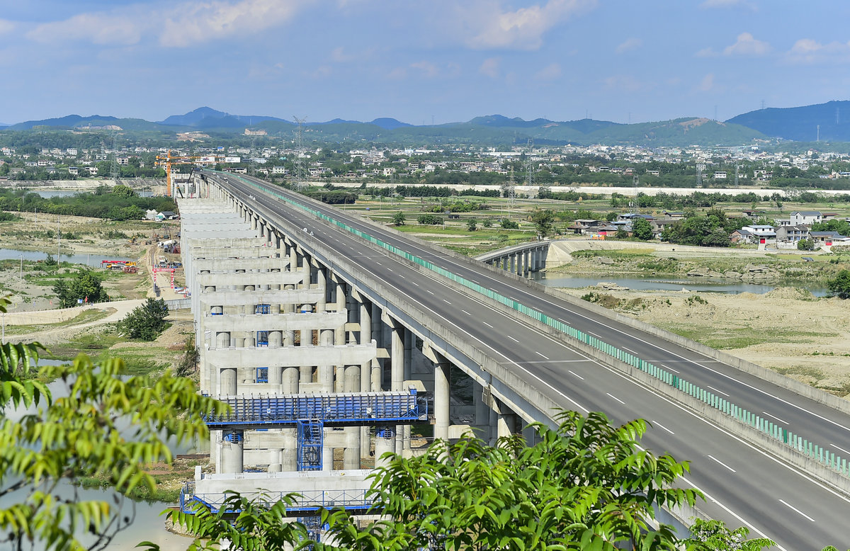 绵阳:升级加密联网 加快构建区域综合交通枢纽