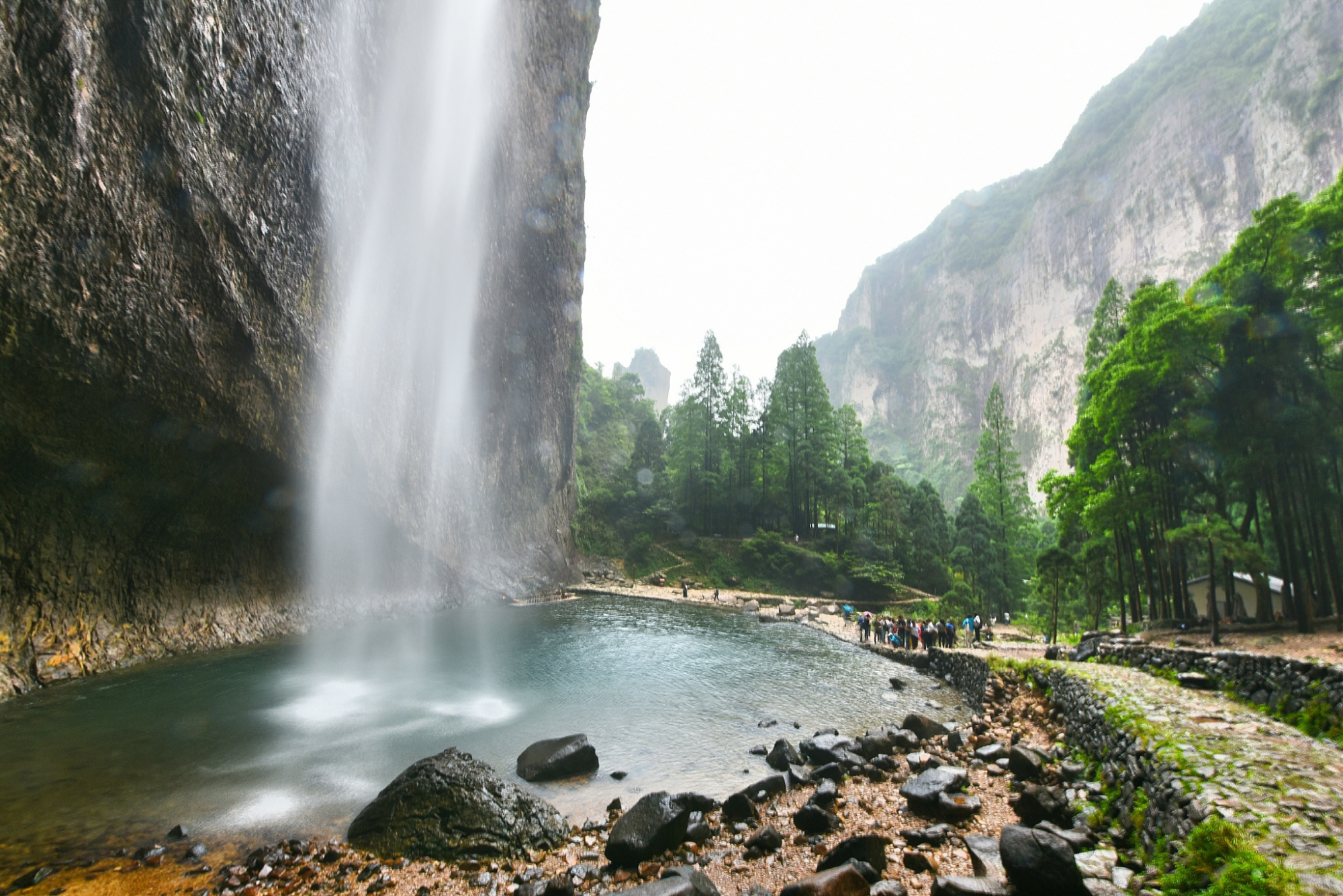 温州一定要去的景区,以山水奇秀闻名,门票高达170游客络绎不绝