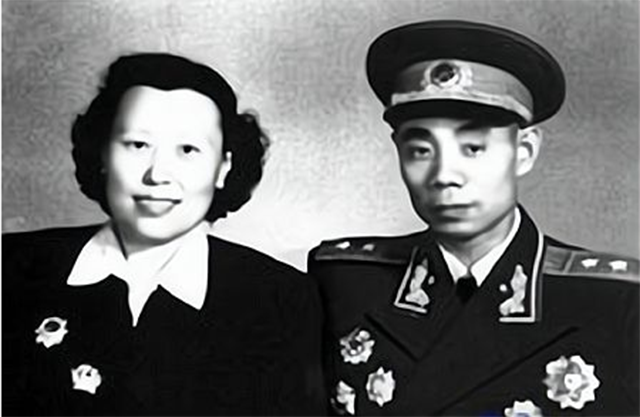 回顾吴信泉:8个儿子,4个女儿,周总理调侃:你们家是舰空母舰