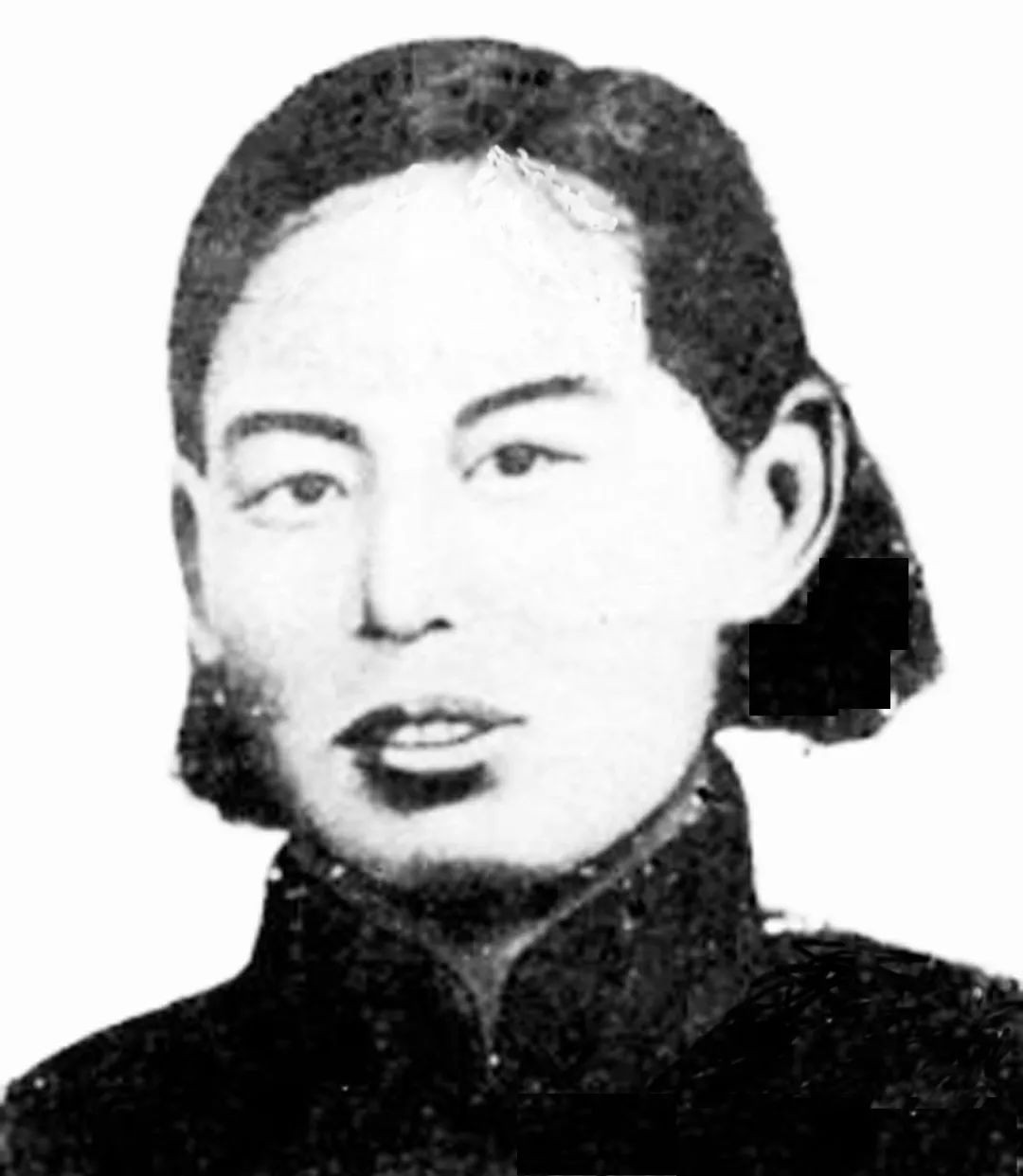 于是问她,是否愿意在边区去做妇女工作,帮助组织成立农救会,妇救会