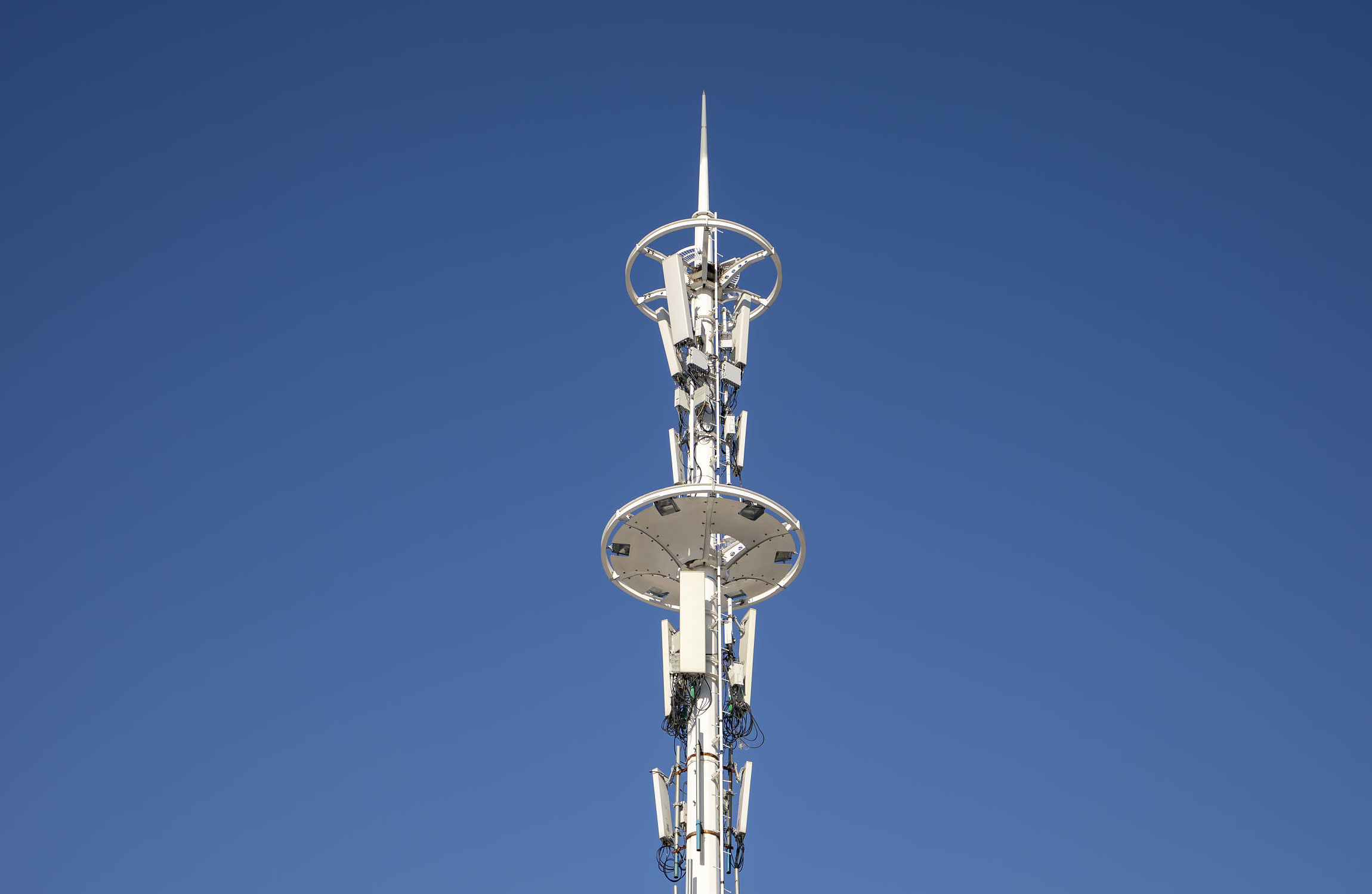 华为引领革新,超低功耗5g基站震撼亮相,功耗如一个节能灯