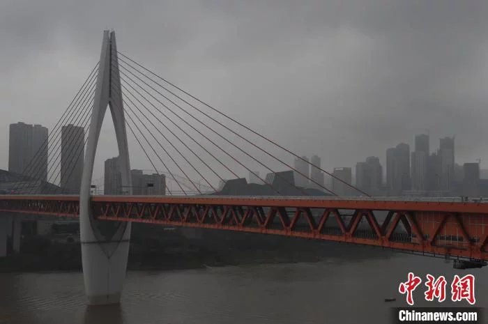重庆主城被大雾笼罩