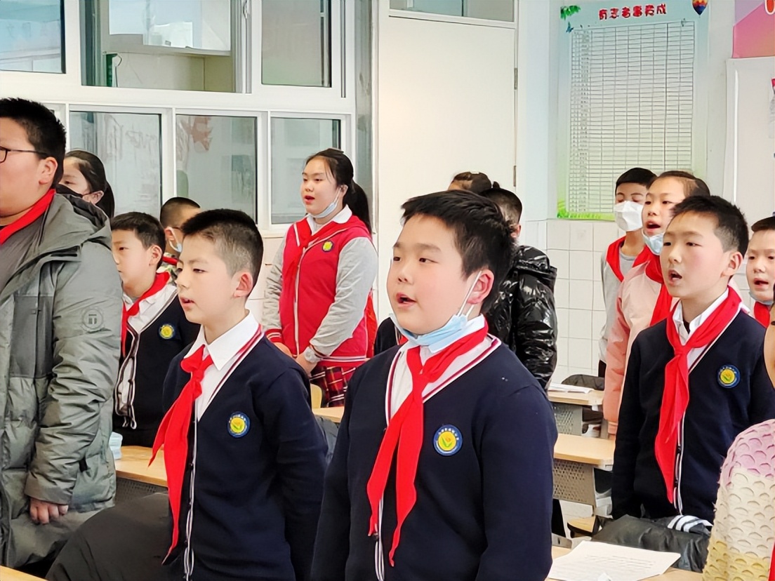 成都鼓楼小学:品读红色经典,汲取奋进力量