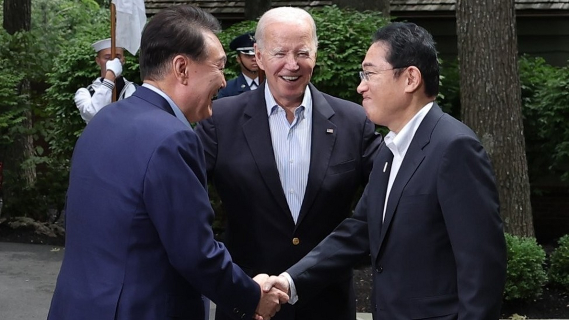 美日韩戴维营峰会召开之际,拜登表示不会围绕中国进行讨论,但是必定会