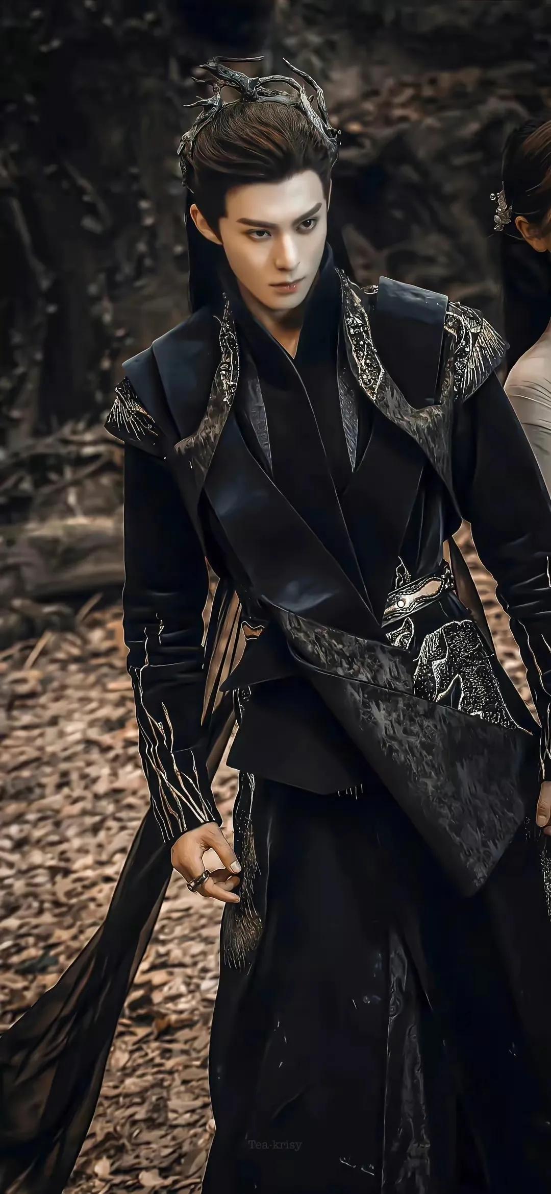 《苍兰诀》月尊东方青苍壁纸,这剧里的王鹤棣太帅了