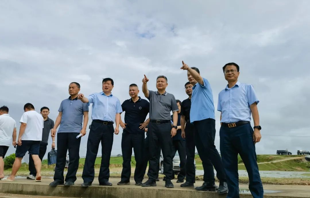 肖铁军实地检查指导端午节划龙舟活动安全稳定工作