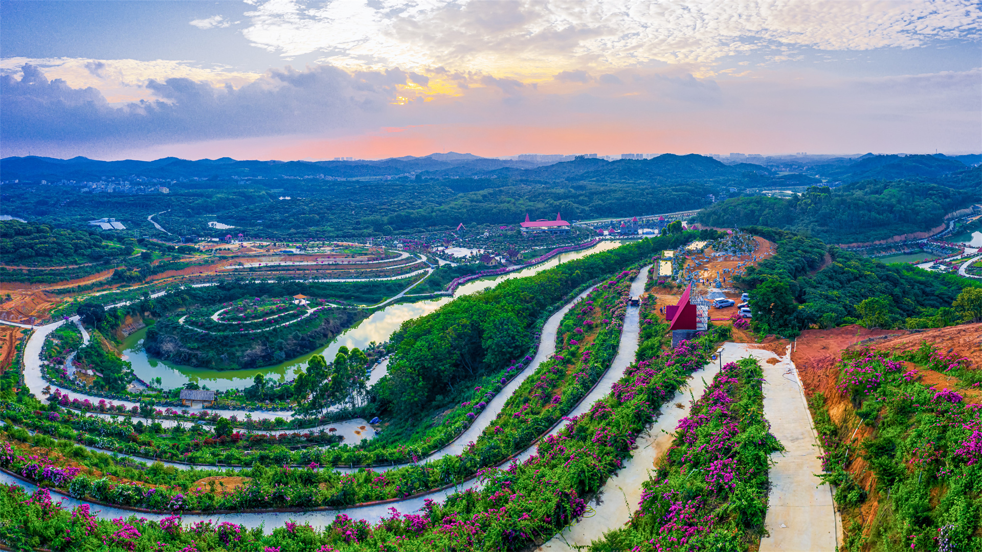 广东高州市粤龙山乡村生态旅游风景区位于该市城东的谢牛岭山脚下,离