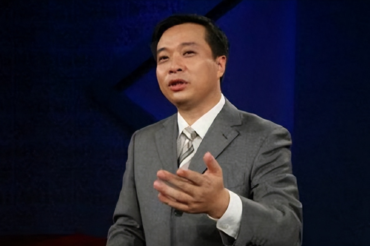 回顾北师大教授康震,现场作诗遭网友质疑:就是个笑话,到底冤不冤?