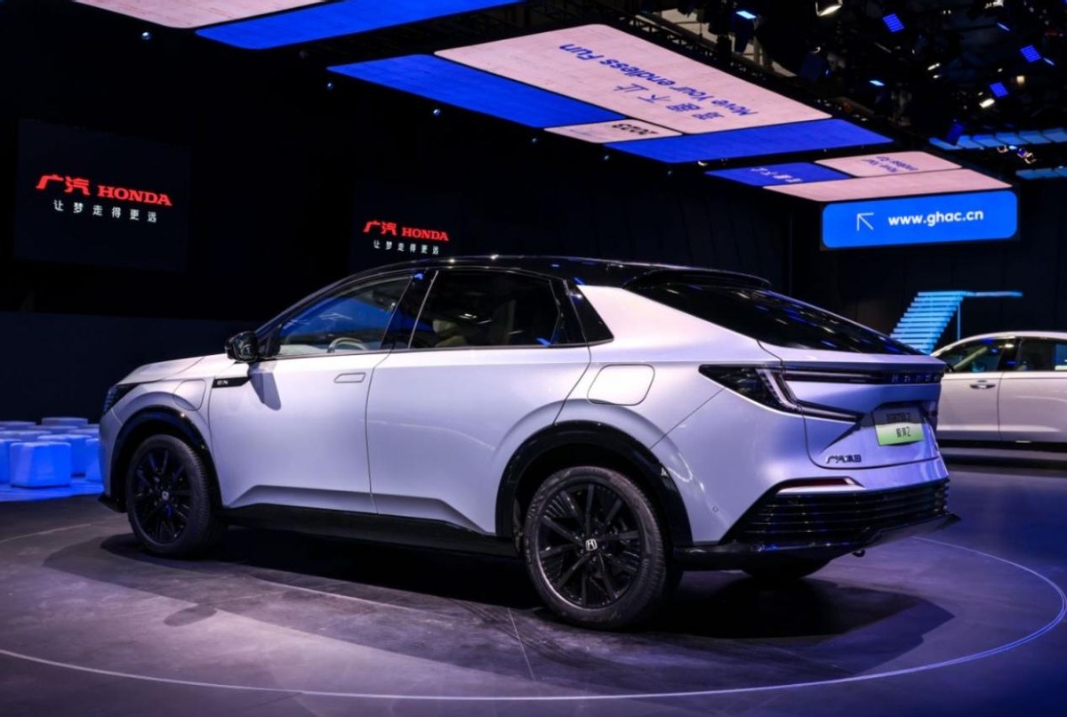 广汽本田e:np2极湃2首发亮相,造型年轻内饰科技,售价多少合适?