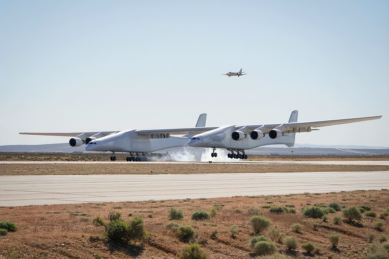 世界上最大的飞机:比安225还宽三十米,体型十分怪异