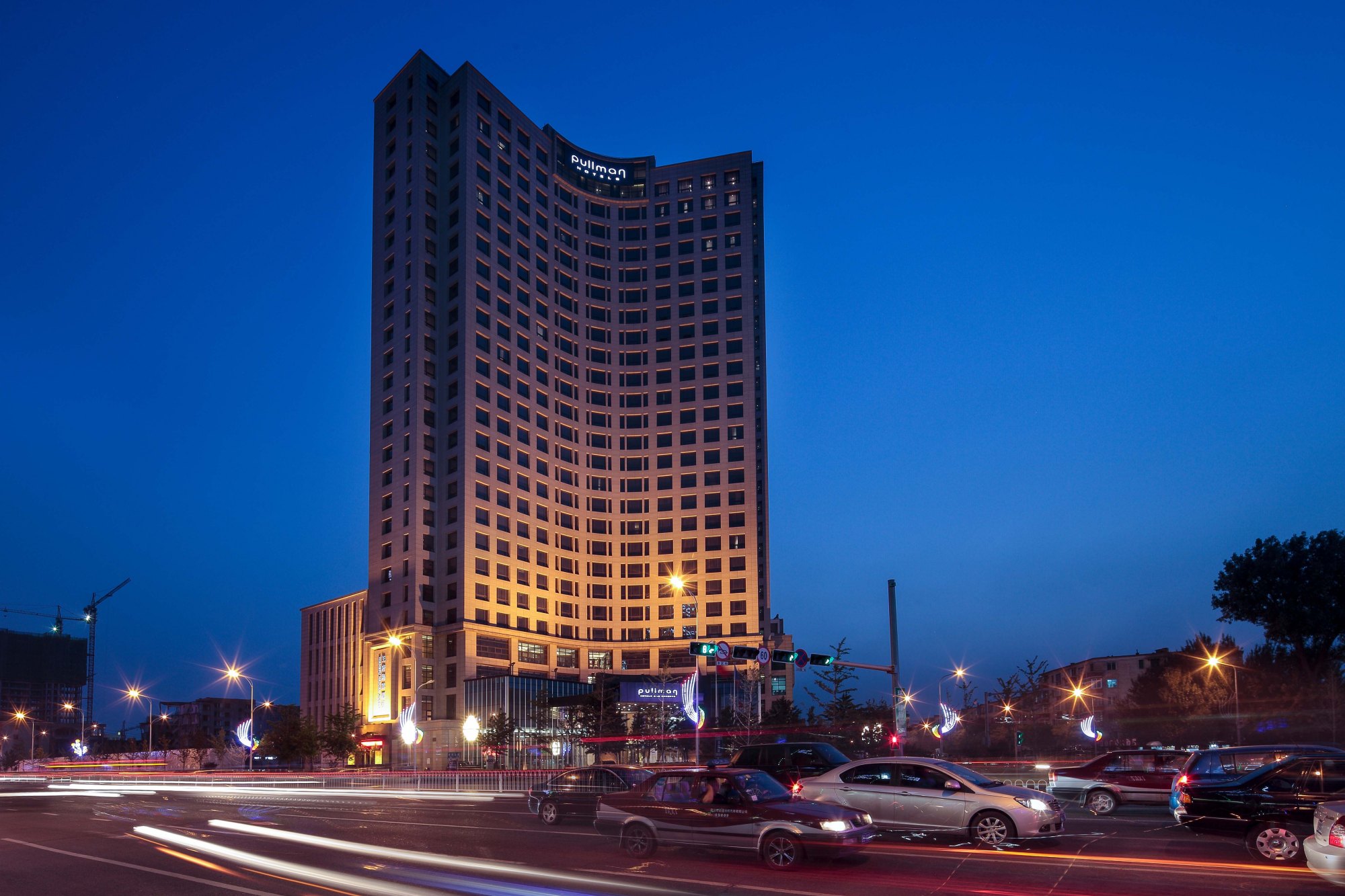 静安昆仑大酒店前身是什么?