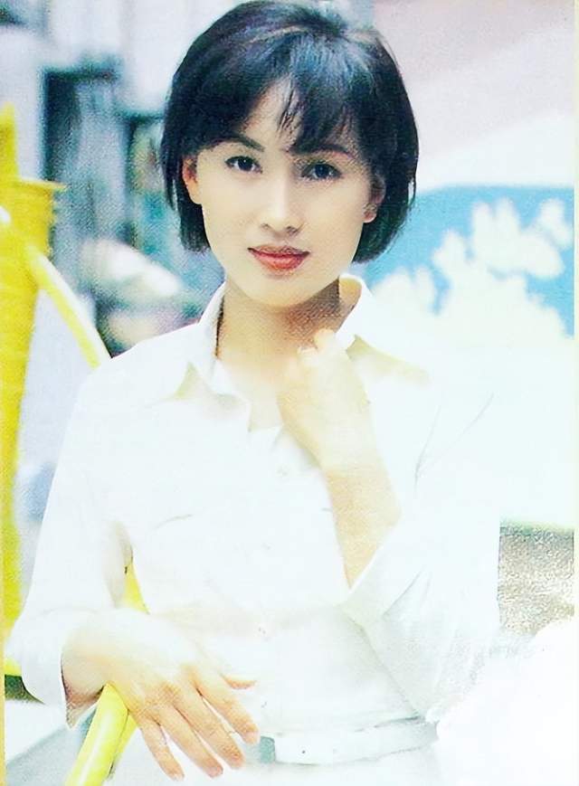 亚视一姐陈秀雯:被渣男骗3000万,和妹妹断交,她到底经历了什么