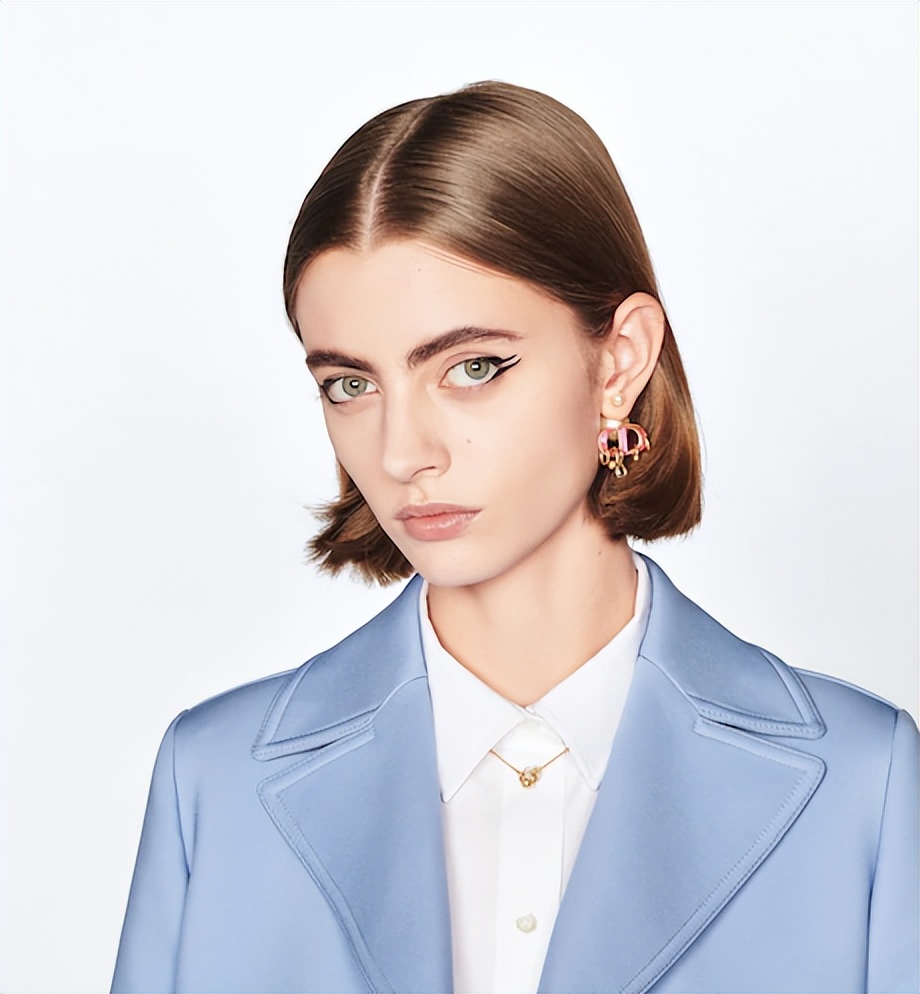 迪奥夏季新款项链带来的灵感3款项链多种搭配方案