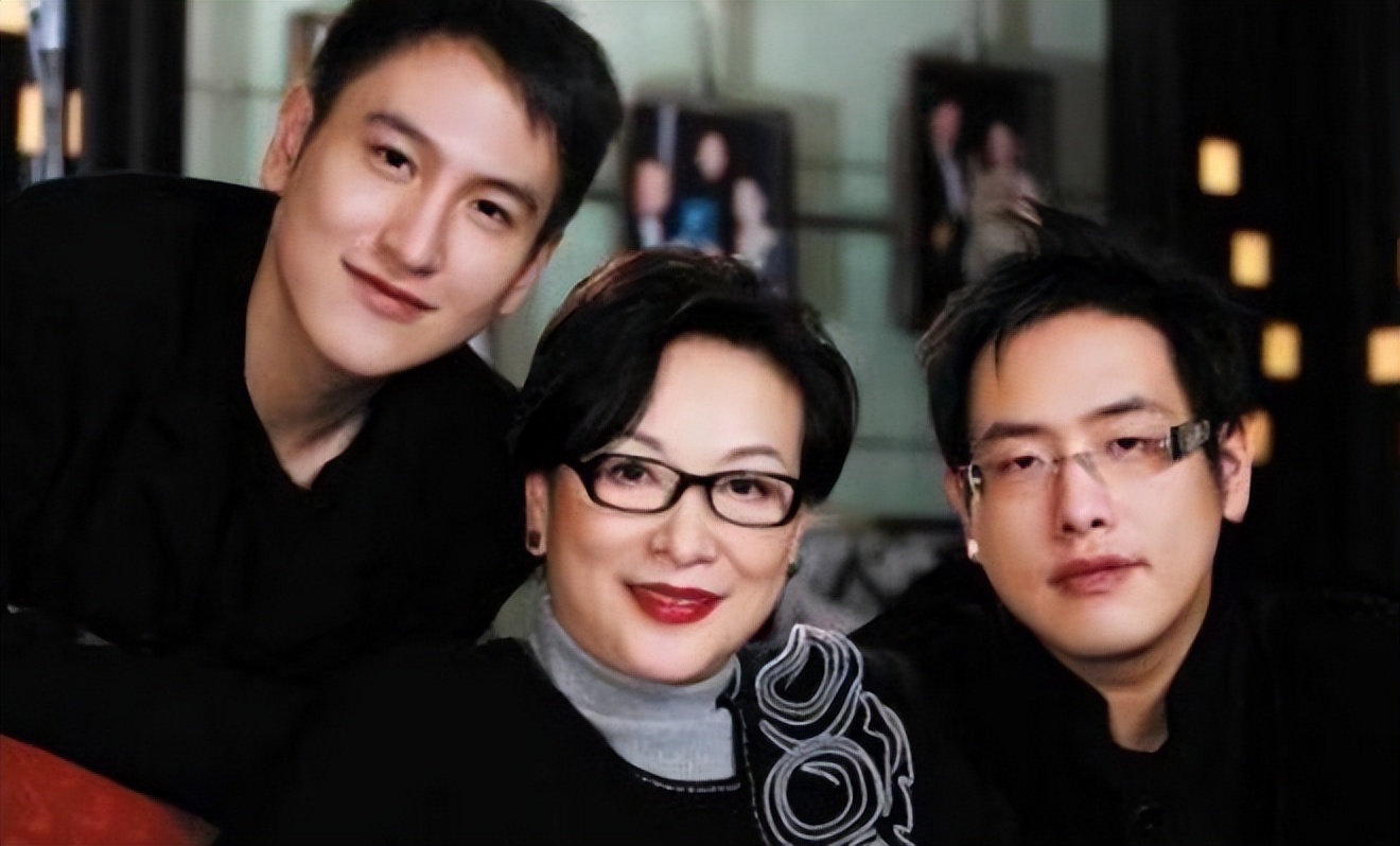 汤臣集团公子汤珈铖,父亲去世留上海133套房,一套市值2亿