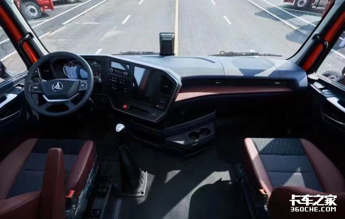 平地板驾驶室内高近2米,三一新重卡江山义内饰曝光,27万值吗?