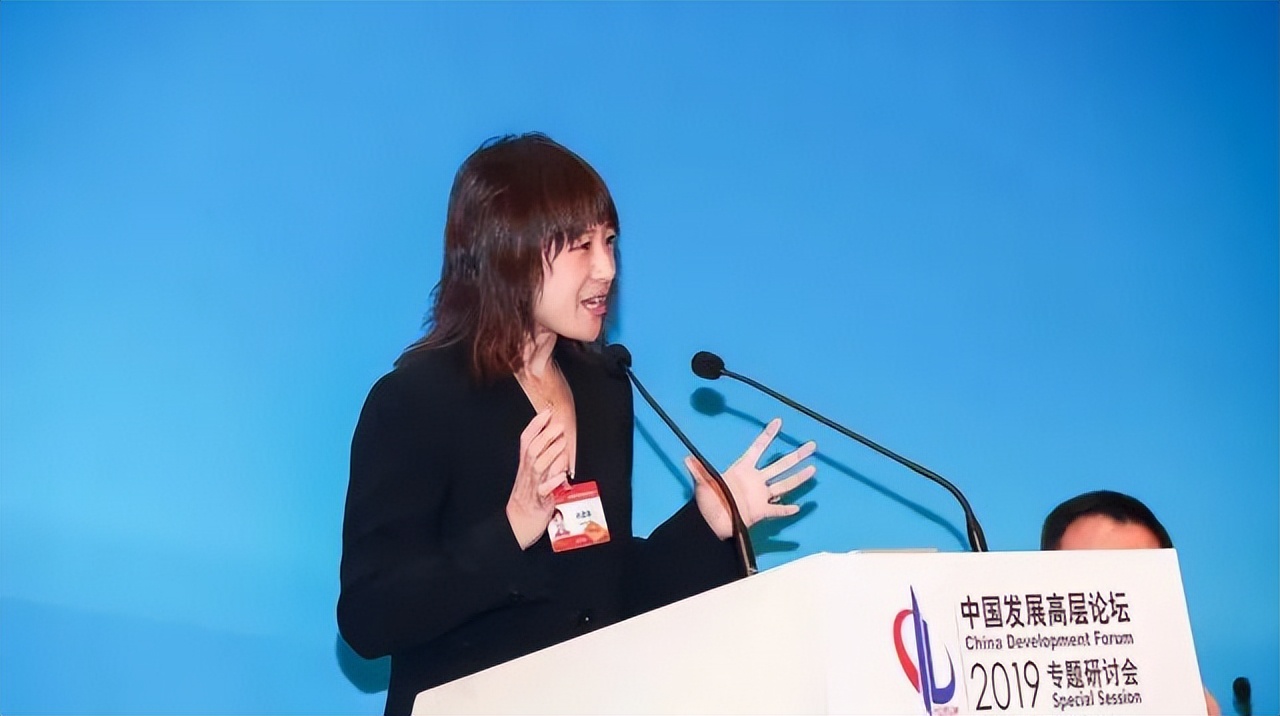 米雯娟:17岁辍学,年营收2亿却辞职,创建新公司市值300亿