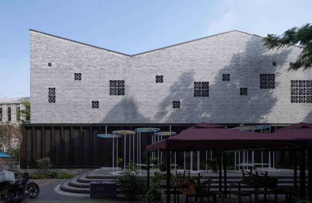 古城里的美术馆,邛崃美术馆 / 相对建筑