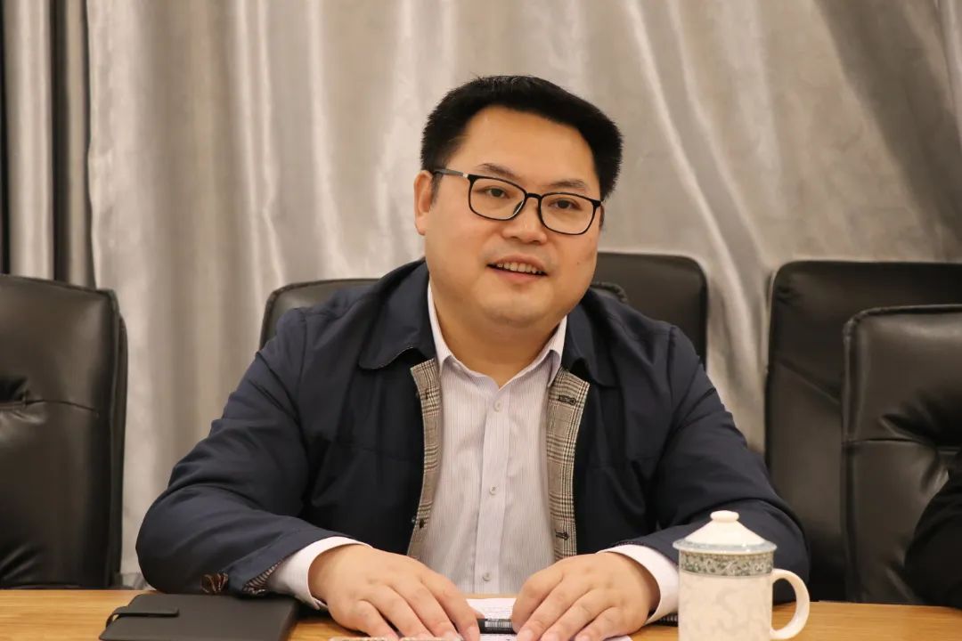 沿滩法院党组书记,院长丁向东深入企业调研指导