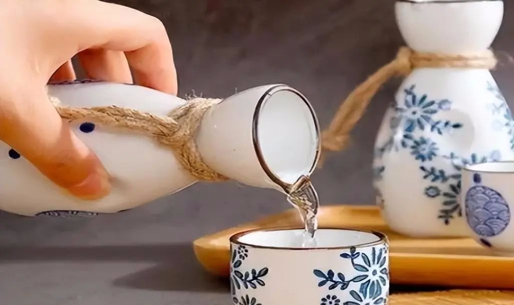 东北人虽然酒量好但是酿出的白酒却不出名为何原因有3点