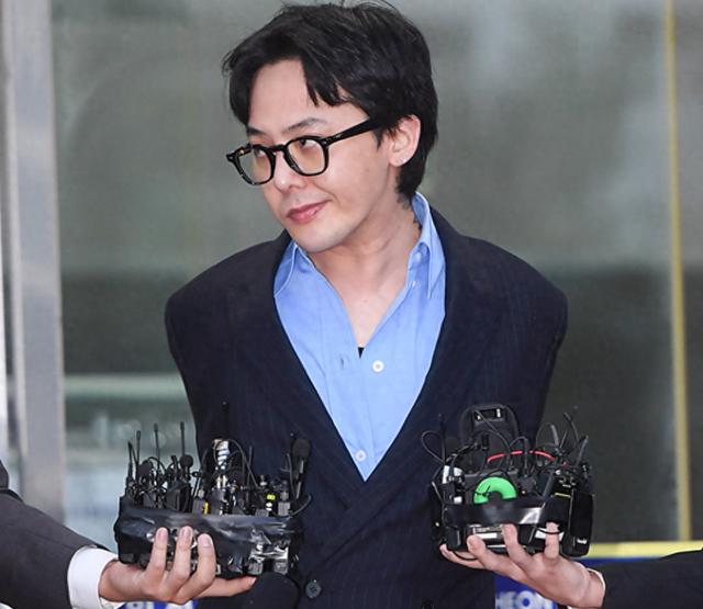 权志龙药检后言行失常,采访回答令记者大为震惊,疑似多动症