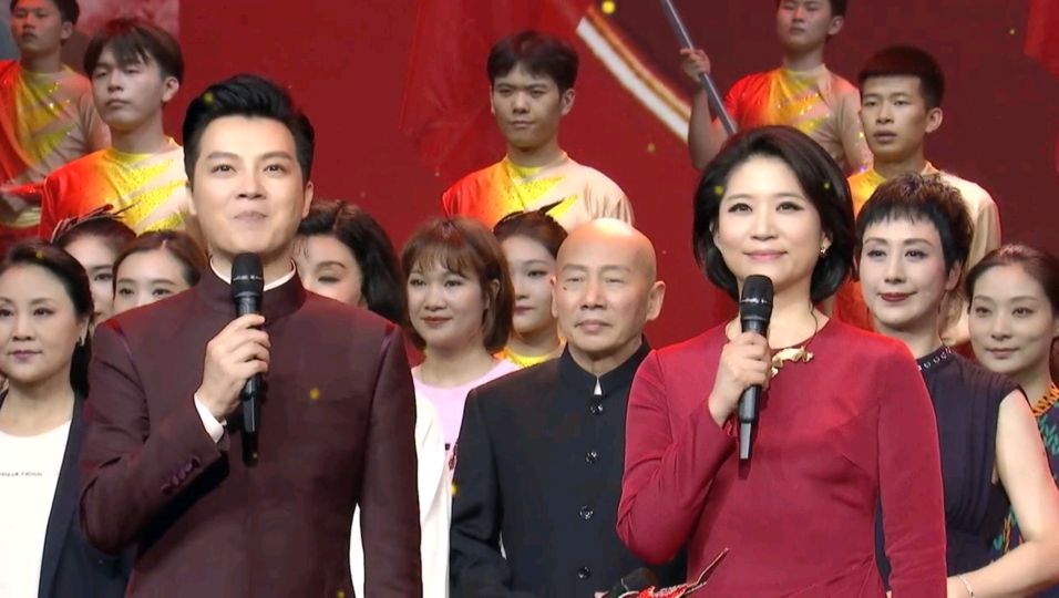 央视国庆戏曲晚会主持人公布,张喆,任鲁豫搭档,前者存在感增强