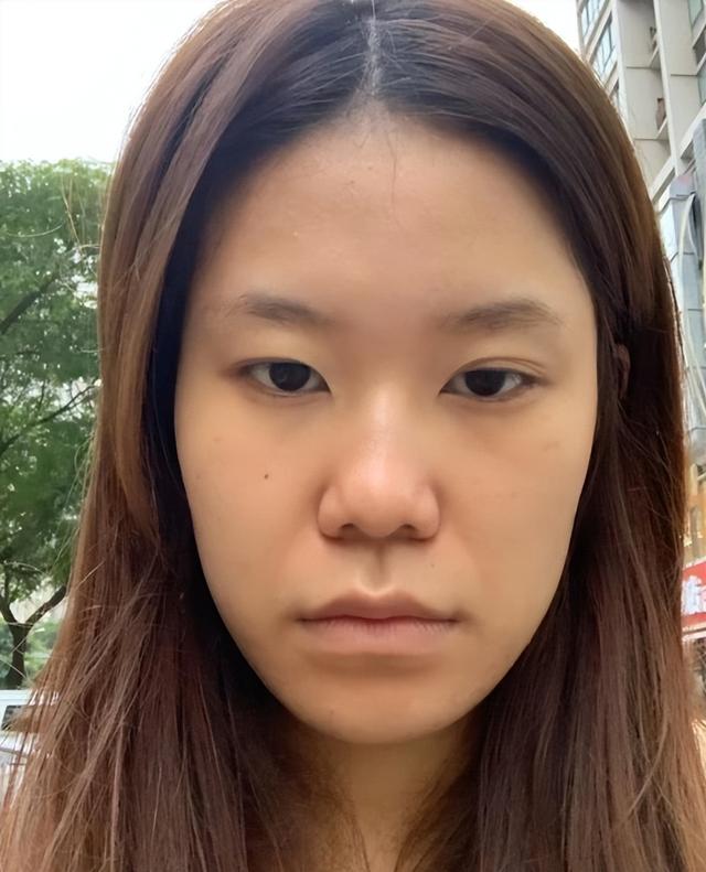 为什么小城市女生爱化妆,大城市女生爱"素颜",原因是啥?