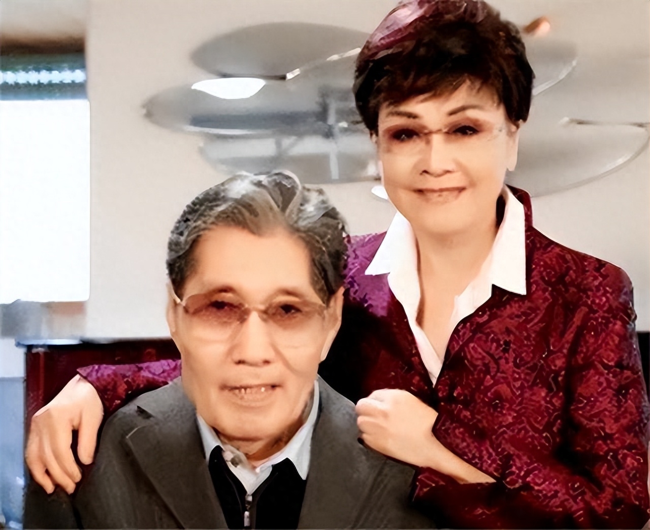 回顾李谷一金铁霖是她前夫二婚与丈夫携手36年78岁女儿相伴