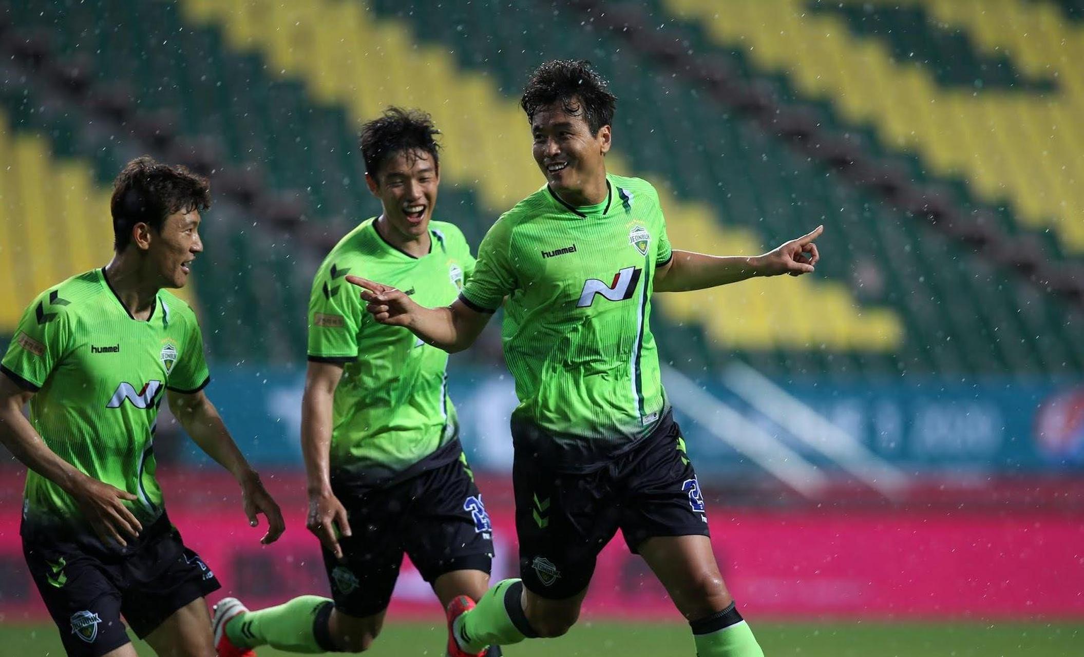 全北现代新赛季平淡,连续不败但制胜能力下降.看好蔚山现代至少不败.