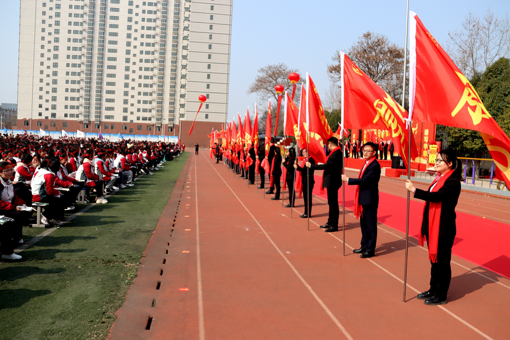 许昌高中2022百日鏖战决胜高考誓师大会点燃师生备战激情