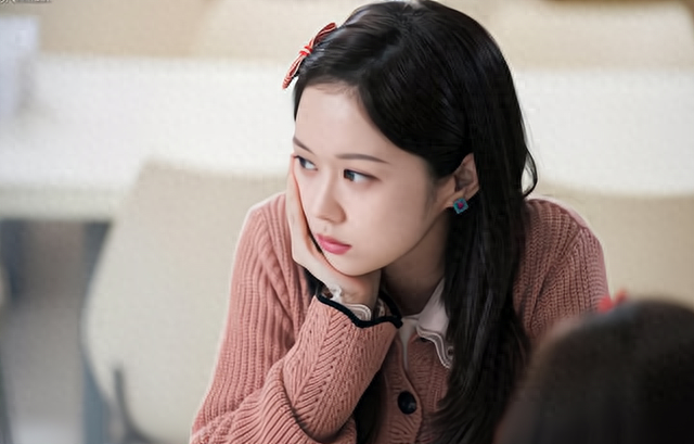 肖云澜迫不及待地将这件事告诉了张梦瑶,肖云澜