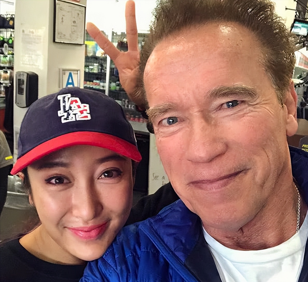 体坛健美冠军女神牟丛:38岁仍身材完美,扬言更"喜欢"黑人