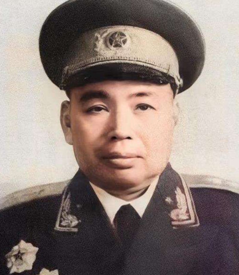 邓岳:曾经看押过许世友,建国后授少将,担任大军区副司令