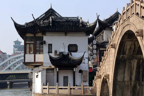 江苏有一篦箕巷,以篦箕为生,乾隆曾多次到此打卡,古迹遍布