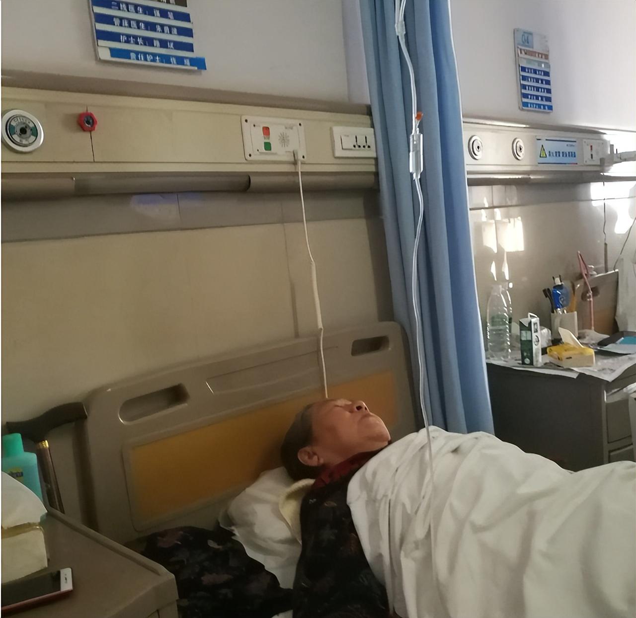 纪实:07年贵阳师生恋杀人案:45岁女老师和2个学生三角恋引悲剧