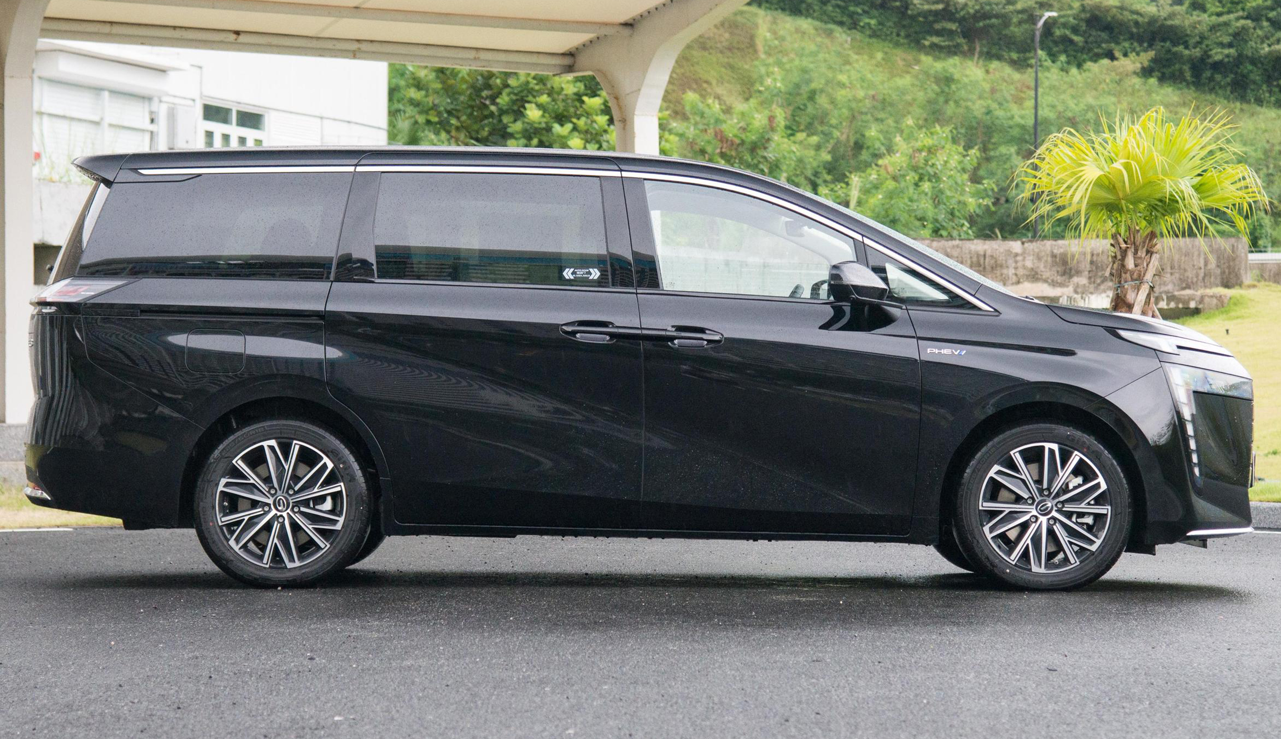 传祺e8顶配售价22.98万,豪华7座,享多重好礼