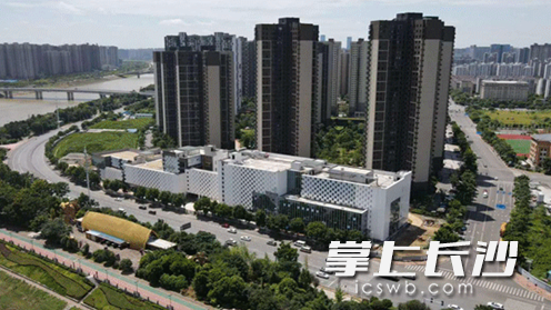 芙蓉区图书馆新馆落成 浏阳河畔将新添文化地标