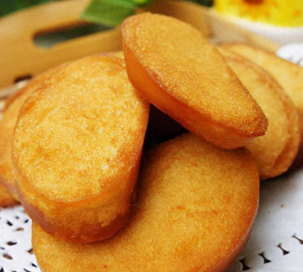 不蘸水不蘸蛋液,教你炸馍片新技巧,金黄酥脆不油腻,放凉不发硬