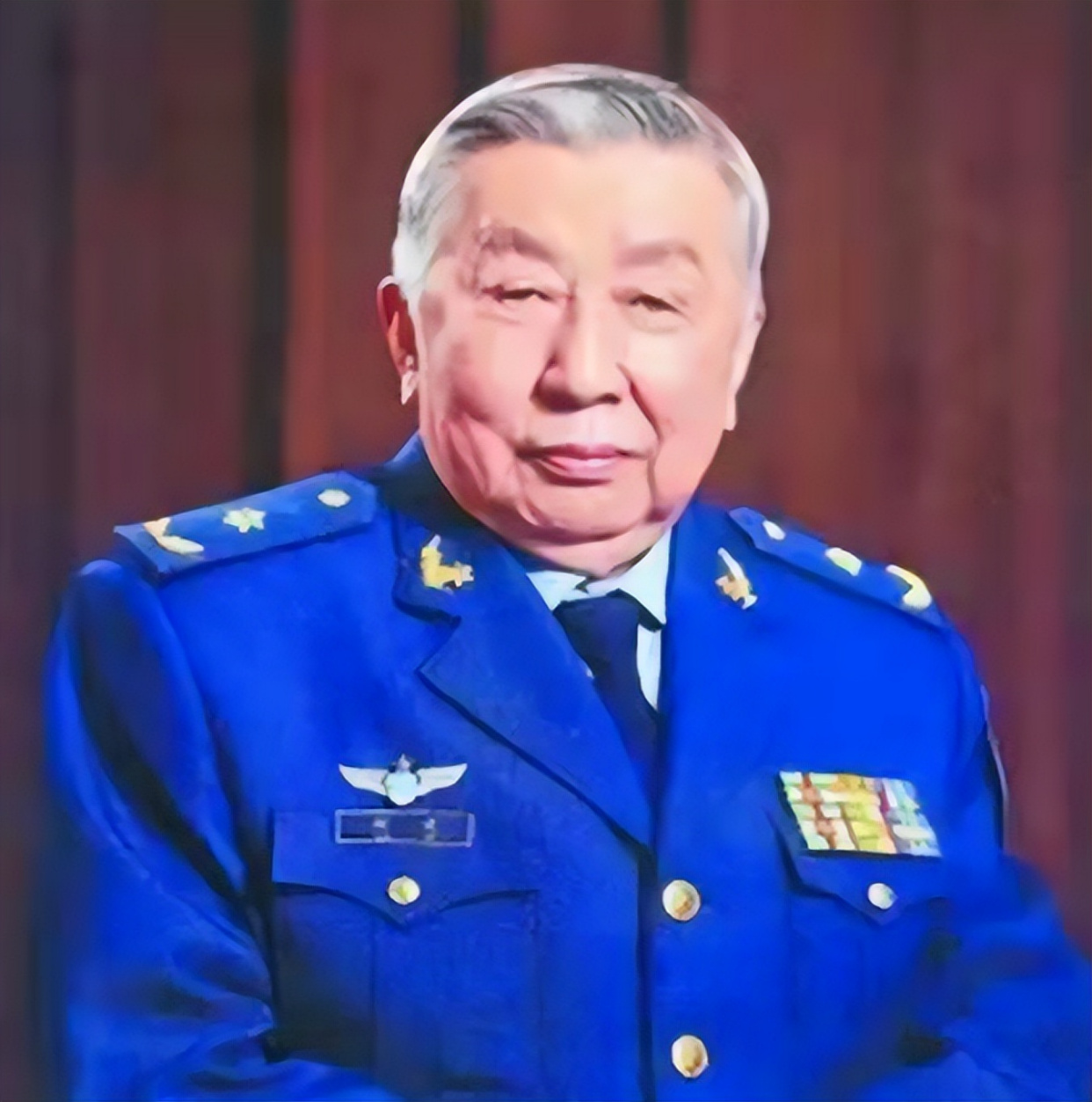 著名剧作家阎肃:曾被妻子一家看不起,病逝后妻女与儿子闹上法庭