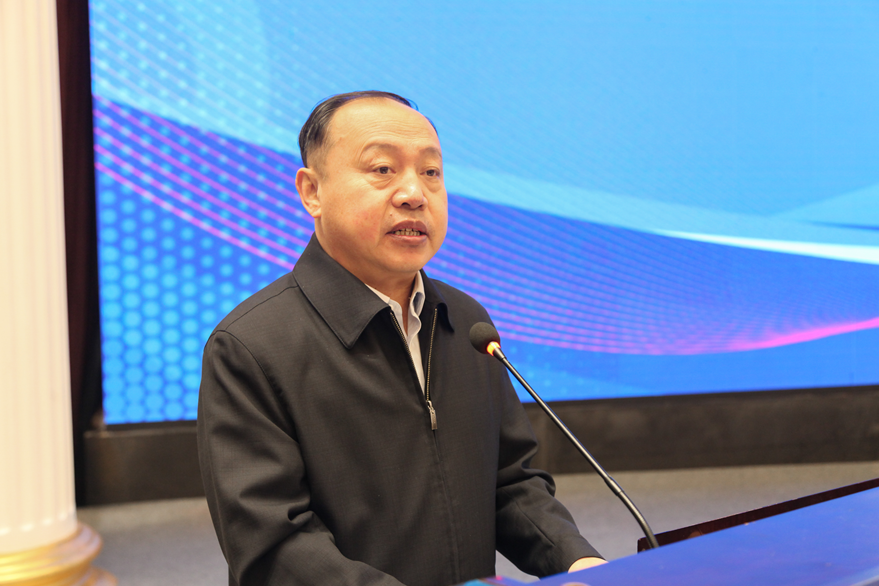 山西省科协党组书记冯志君主持开幕仪式