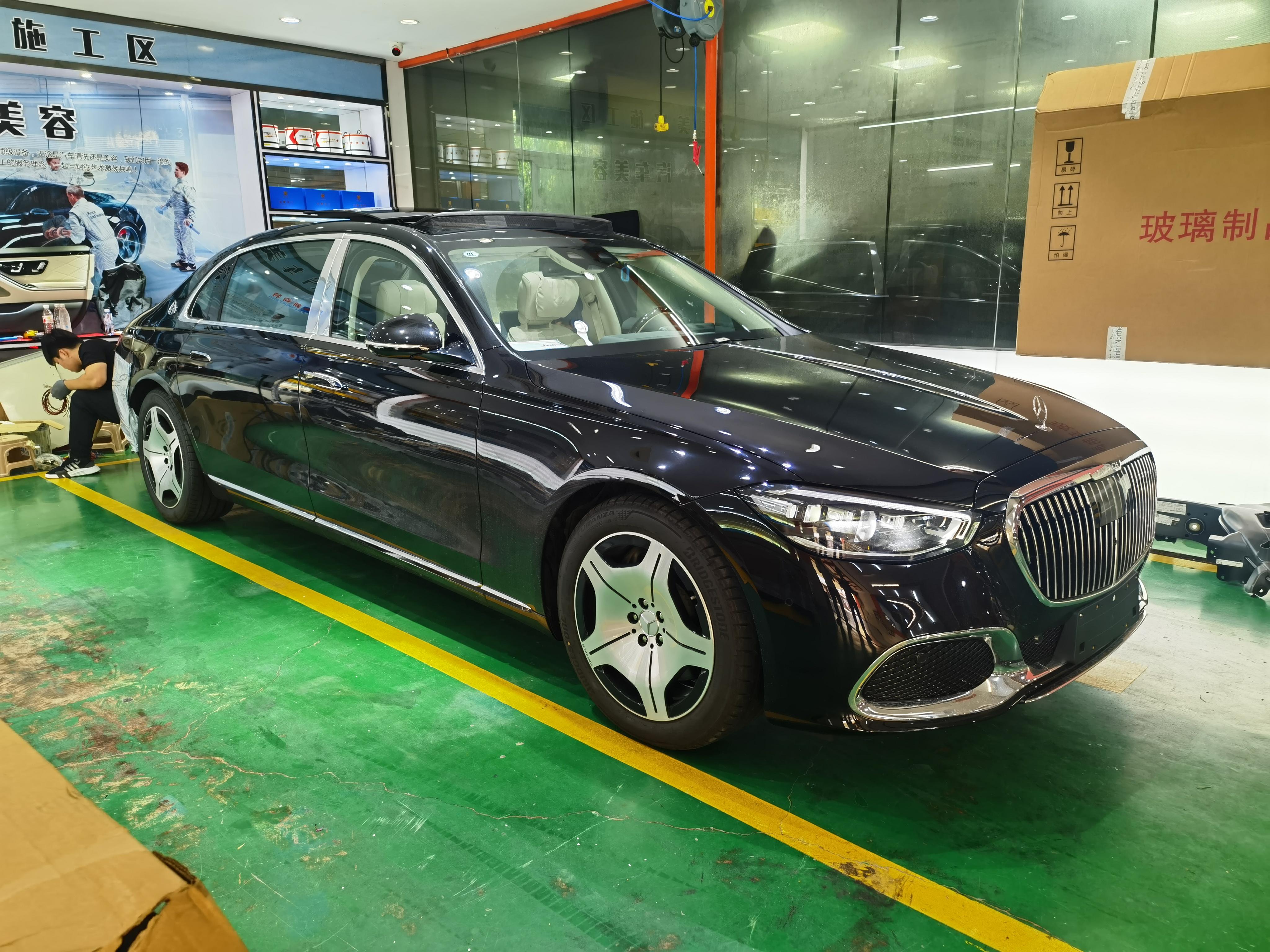 迈巴赫s480改装后轮转向,流星雨大灯等