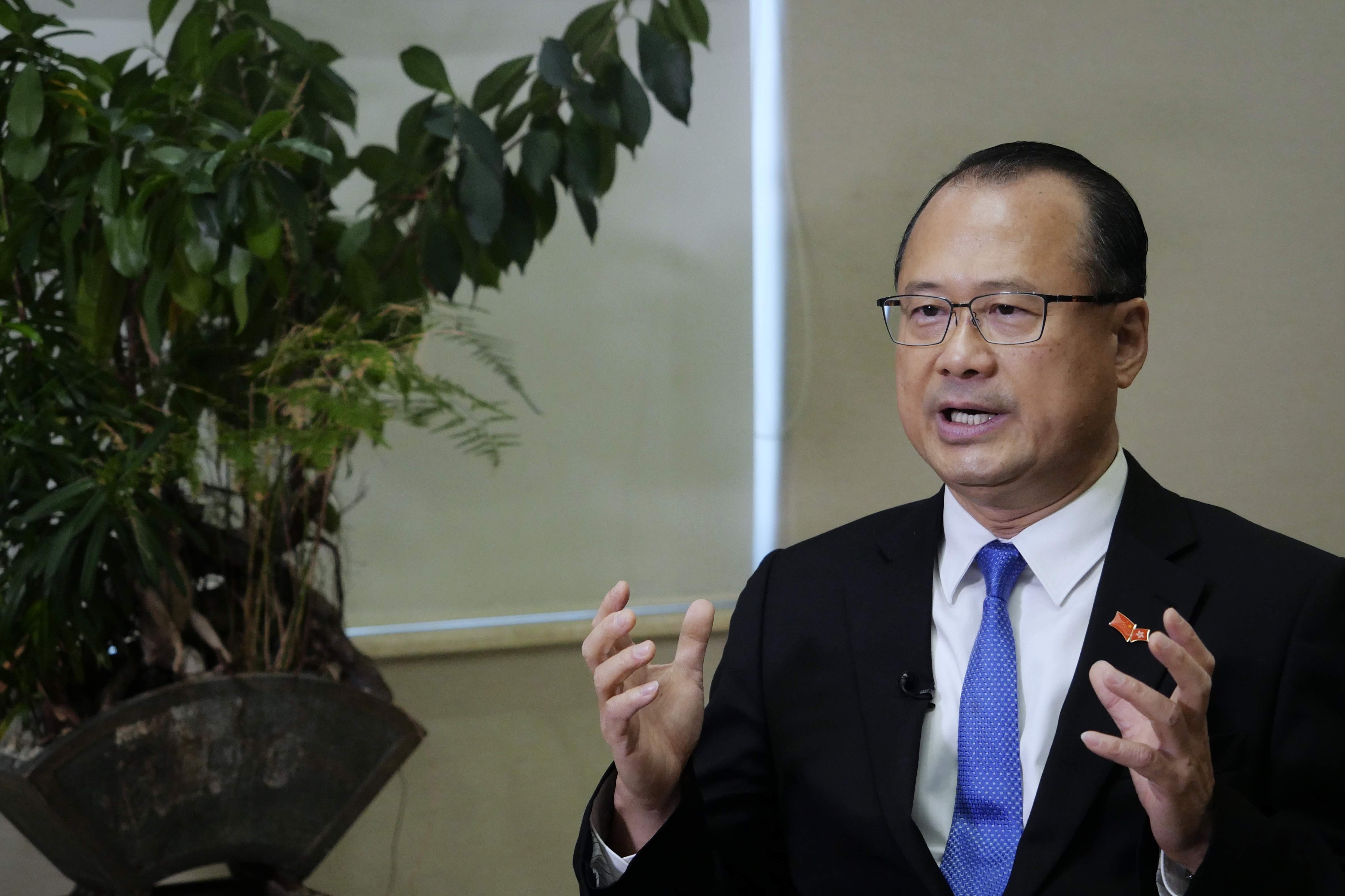 全国政协常委蔡冠深:让北上发展的香港青年更有幸福感和获得感(2)