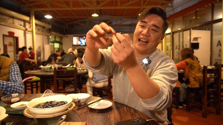 品城记姚大秋:17岁和周星驰拍电影,从广东电视台出走成网红