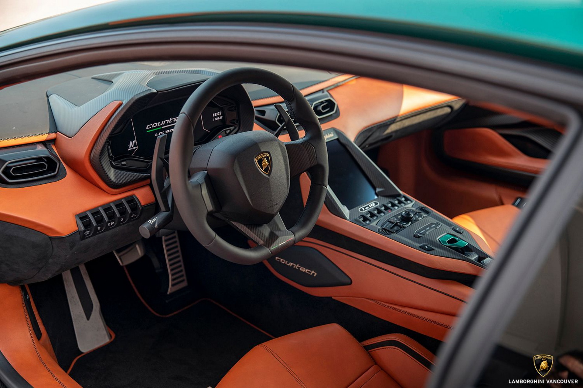 5升v12,2.8秒破百,首台兰博基尼countach lpi 800-4交付