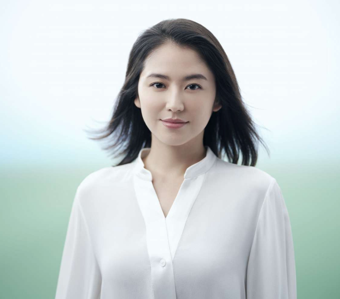 惊艳了《唐探3》的女演员,其实她就是日本国民女神!