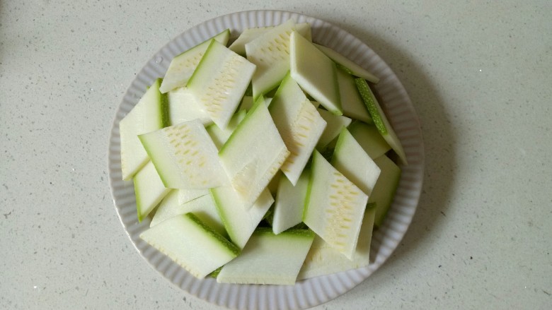 西葫芦的菱形切法:技巧与步骤