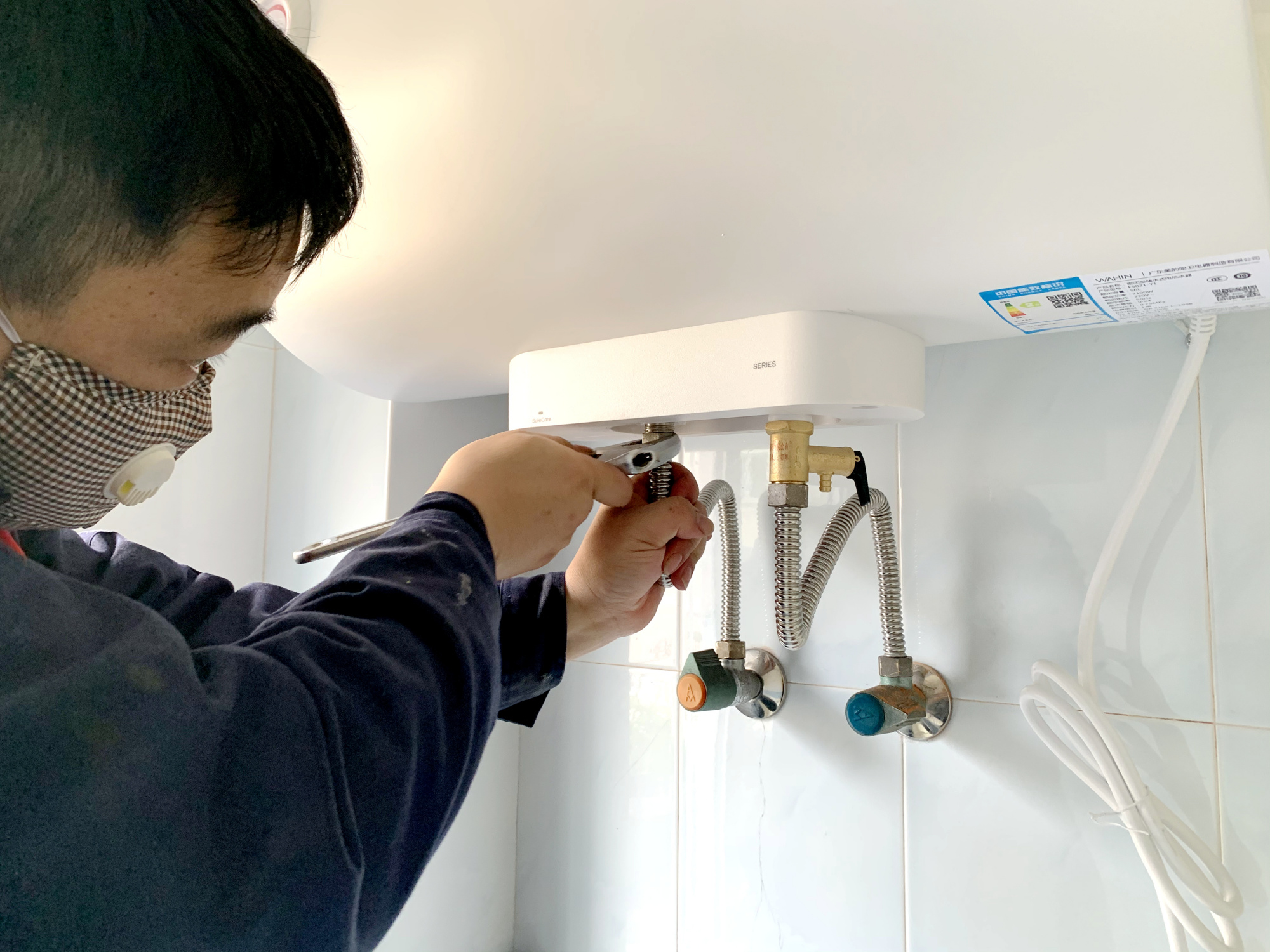 热水器加热棒上附着了大量的水垢,怎么清洗?看这些方法
