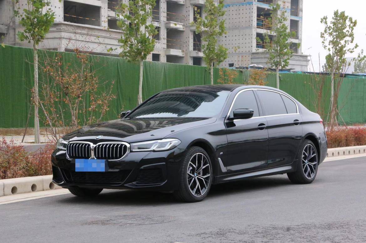 一辆宝马5系养车成本要多少钱?算完账后:打工族养不起