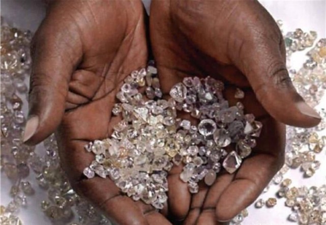 非洲人纳闷:非洲钻石又大又便宜,为什么游客都不愿买?